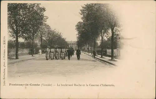 Fontenay-le-Comte Le boulevard Hoche et la Caserne d'Infanterie. 1906