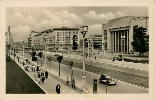 Ansichtskarte Berlin Stalinallee - belebt 1955