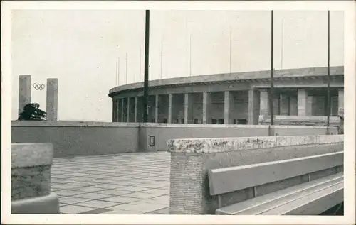 Berlin Blick vom Schwimmstadion auf das Osttor und die Deutsche Kampfbahn 1936