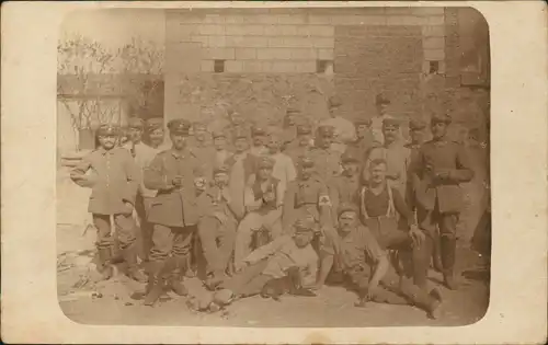 Militär/Propaganda 1.WK (Erster Weltkrieg) Gruppenbild Sanitäter 1917 Privatfoto