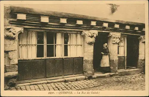 CPA Quimper Kemper La Rue du Guéodel 1922