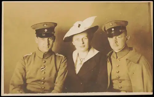 Ansichtskarte  Militaria WK1 Schnell-Photo Soldaten Dame - Berlin 1915