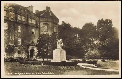 Ansichtskarte Celle Kriegerdenkmal auf dem Schloßplatz 1920