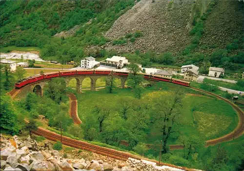 Eisenbahn (Railway) Brusio (Poschiavo) Bernina Express auf Viadukt RhB 1990