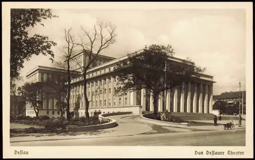 Ansichtskarte Dessau-Dessau-Roßlau Partie am Dessauer Theater 1933