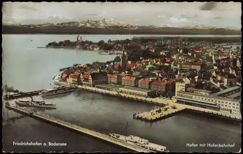 Friedrichshafen Hafen mit Hafenbahnhof Bodensee Luftaufnahme 1960
