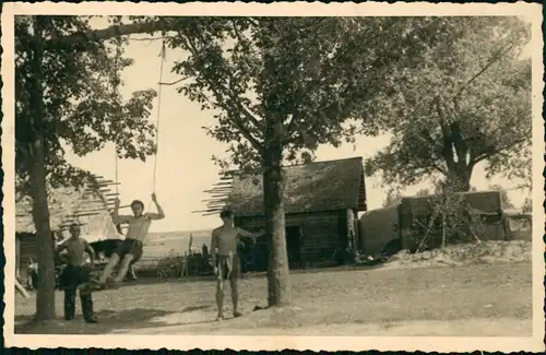 Ansichtskarte  Jungen im Jugendcamp - Holzhütten 1950