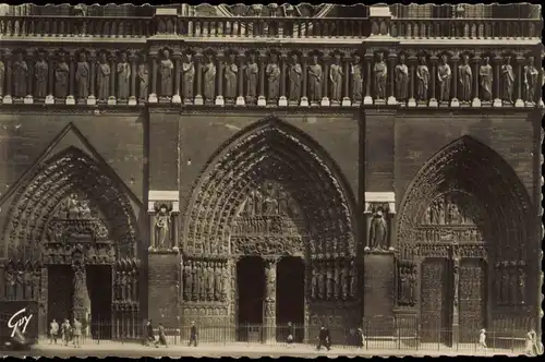CPA Paris Notre-Dame Portail Central 1950