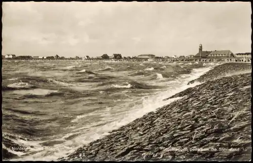 Ansichtskarte Büsum Sturmwogen peitschen die Steinwand 1969