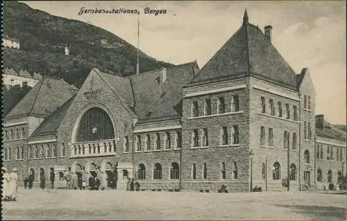 Postcard Bergen Bergen Jernbanestationen Bahnhof 1914