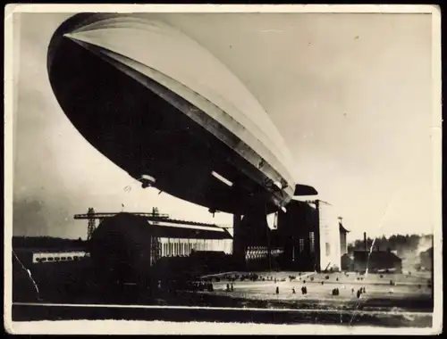 Foto  Flugwesen - Zeppelin - Halle 1934 Privatfoto