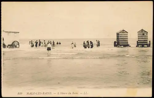 CPA Malo-les-Bains L'Heure du Bain. 1911
