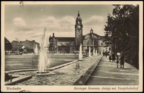 Ansichtskarte Wiesbaden Reisinger-Brunnen-Anlage mit Hauptbahnhof 1951