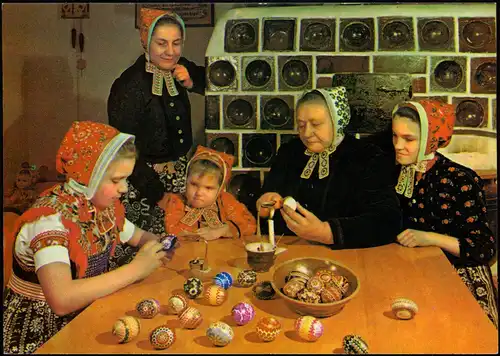 .Sachsen Ostereierverzieren Schleife Frauen in Sorbischer Trachtenkleidung 1977