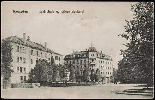 Ansichtskarte Kempten (Allgäu) Realschule u. Kriegerdenkmal 1918