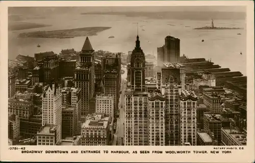 Manhattan-New York City BROADWAY DOWNTOWN AND ENTRANCE TO HARBOUR  1927