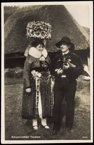 Schwarzwald   Trachten/ Typen Mann und Frau mit Schäppel 1930