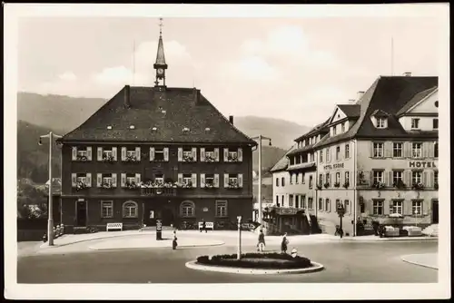 Ansichtskarte Titisee-Neustadt Platz am Hotel Krone 1952