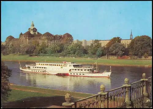 Dresden  Dampfschifffahrt (Weiße Flotte): Motorschiff Typ "Oberelbe" 1986