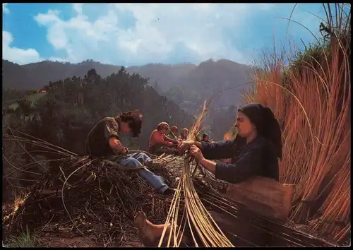 Funchal MADEIRA Camacha Preparação de vimes Préparation d'osiers 1980