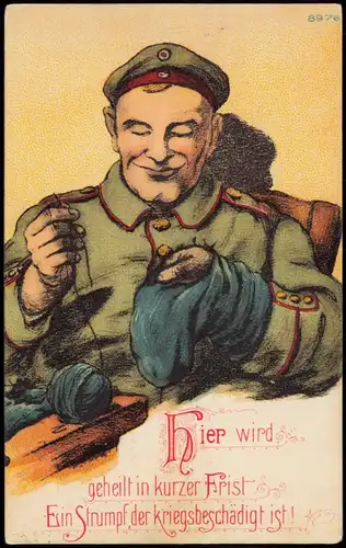 Ansichtskarte  Feldpostkarte 1. Weltkrieg (Soldat beim Strumpf nähen) 1917