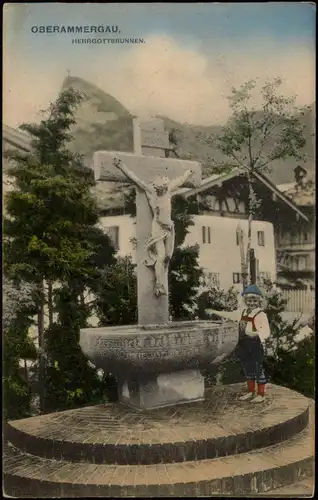 Ansichtskarte Oberammergau Junge in Tracht vor dem Herrgottsbrunnen 1908