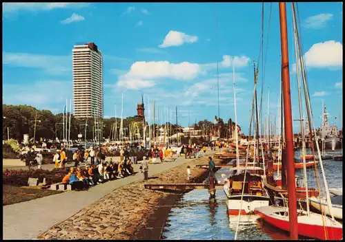 Ansichtskarte Travemünde-Lübeck Stadtteilansicht, Hafen Promenade 1975