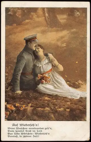 Ansichtskarte  Militär & Soldatenleben Soldat in den Armen der Frau 1918