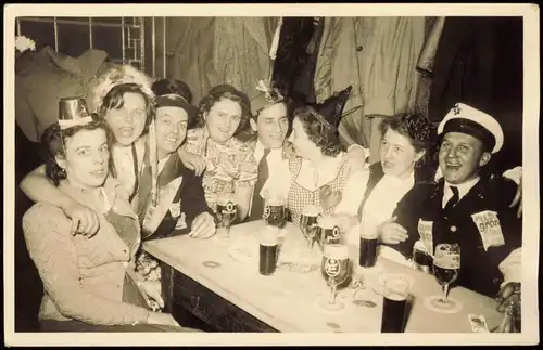 Ansichtskarte  Karneval / Fastnacht / Fasching lustige Tischrunde 1956