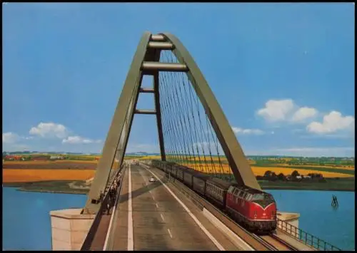 Fehmarn (Insel) Eisenbahn Zug passiert die Fehmarnsund-Brücke 1980
