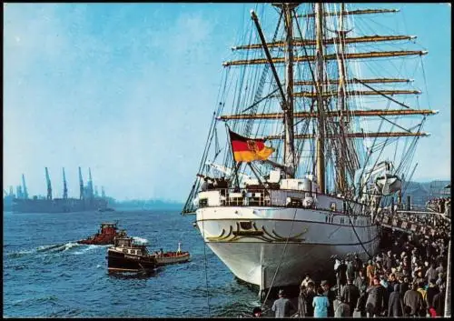 Hamburg Segelschulschiff im Hafen Three-mastered Training-Ship the Harbour 1975
