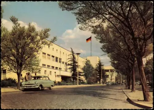 Ansichtskarte Bonn Bundeshaus, Strassen-Ansicht mit altem Auto 1960