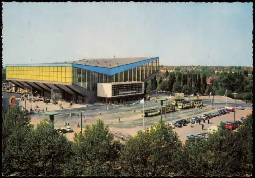 Essen (Ruhr) Gruga-Halle, davor Tram Straßenbahn-Haltestelle 1960
