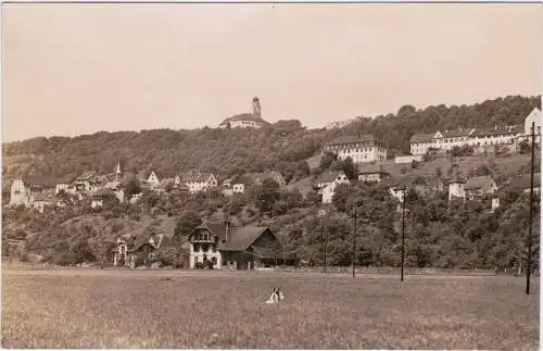 Ansichtskarte Stühlingen Schloss Hohenlupfen, Kind auf Wiese 1940