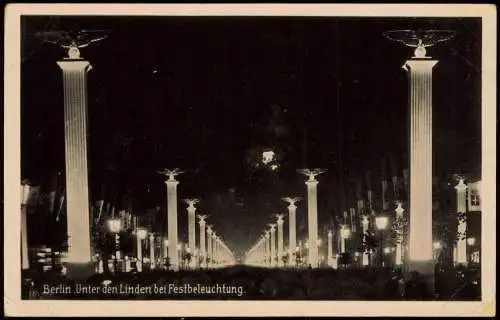 Mitte-Berlin Unter den Linden bei Festbeleuchtung. Propaganda 1943