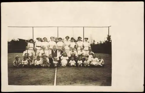 Ansichtskarte  Sport - Tennis Gruppenbild Männer Frauen Kinder 1914