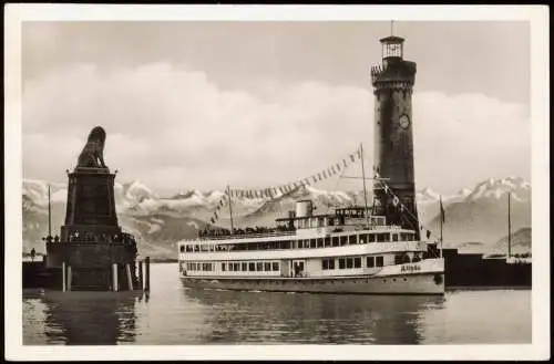 Ansichtskarte Lindau (Bodensee) Hafeneinfahrt mit Motorschiff ALLGÄU 1955