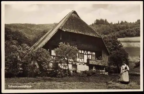 Ansichtskarte Schwarzwaldhaus 1950   gelaufen mit Stempel TRIBERG