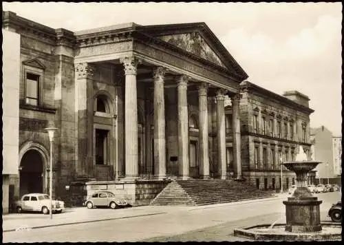 Hannover Landtagsgebäude (Ehem. Leineschloß), davor Autos u.a. VW Käfer 1960