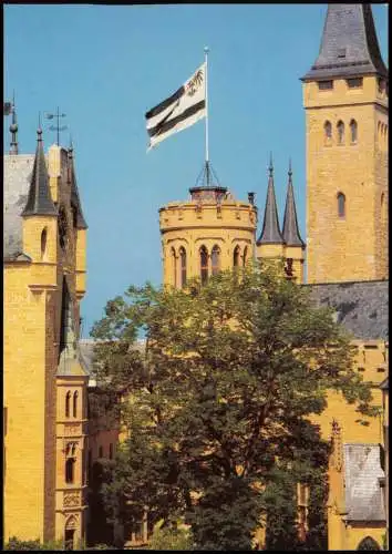 Hechingen Blick Wehrturm auf Burghof und Wartturm mit Burgherrenstandarte 1985