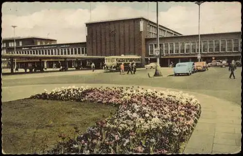 Ansichtskarte Duisburg Hauptbahnhof, Bus und Auto 1960