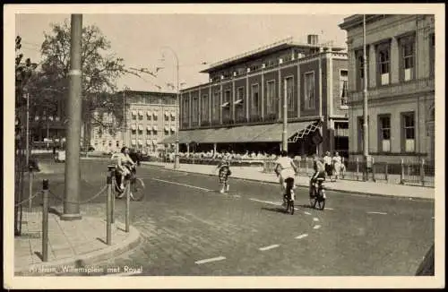 Postkaart Arnheim Arnhem Willemsplein met Roval 1956