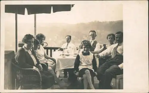 Ansichtskarte  Familien Gruppenfoto Familie am Kaffeetisch 1929