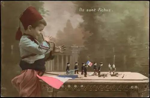CPA .Frankreich Patriotika France kleiner Junge Ils sont Fichus 1915