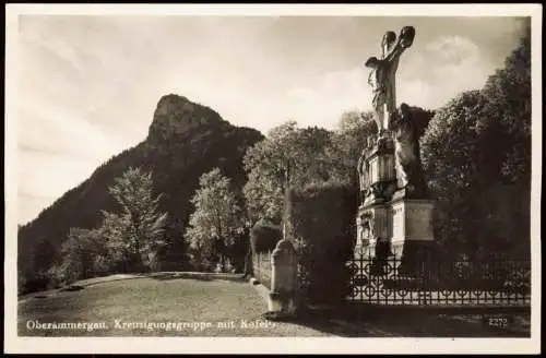 Ansichtskarte Oberammergau Kreuzigungsgruppe mit Kofel 1953