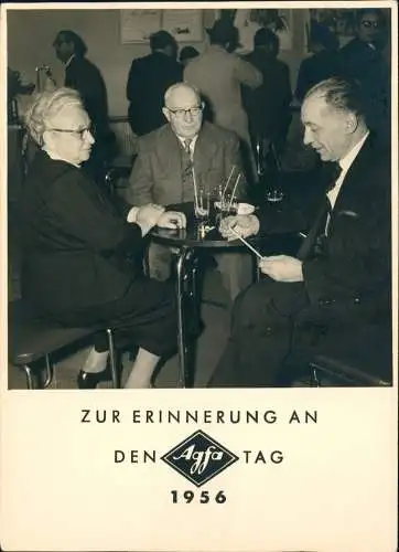 Ansichtskarte  Zur Erinnerung an den Agfa Tag - Am Tisch 1956