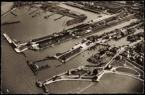 Ansichtskarte Cuxhaven Luftbild Hafenanlagen und Landungsbrücken 1963