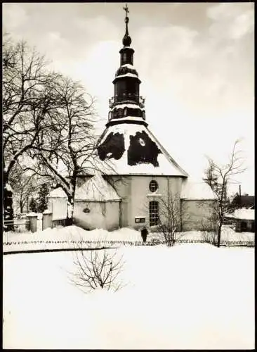 Kirche (Gebäude allgemein) im Winter (Ort unbekannt) 1970 Privatfoto Foto