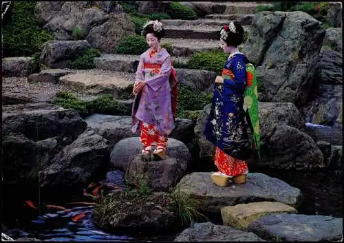 Japan Typen Japan Nippon Maiko or dancing girls of the traditional 1978