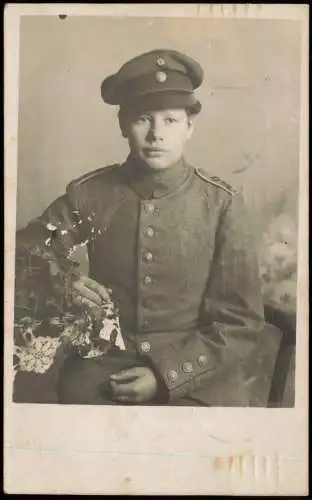 Ansichtskarte  Atelierfoto junger Soldat in München 1917